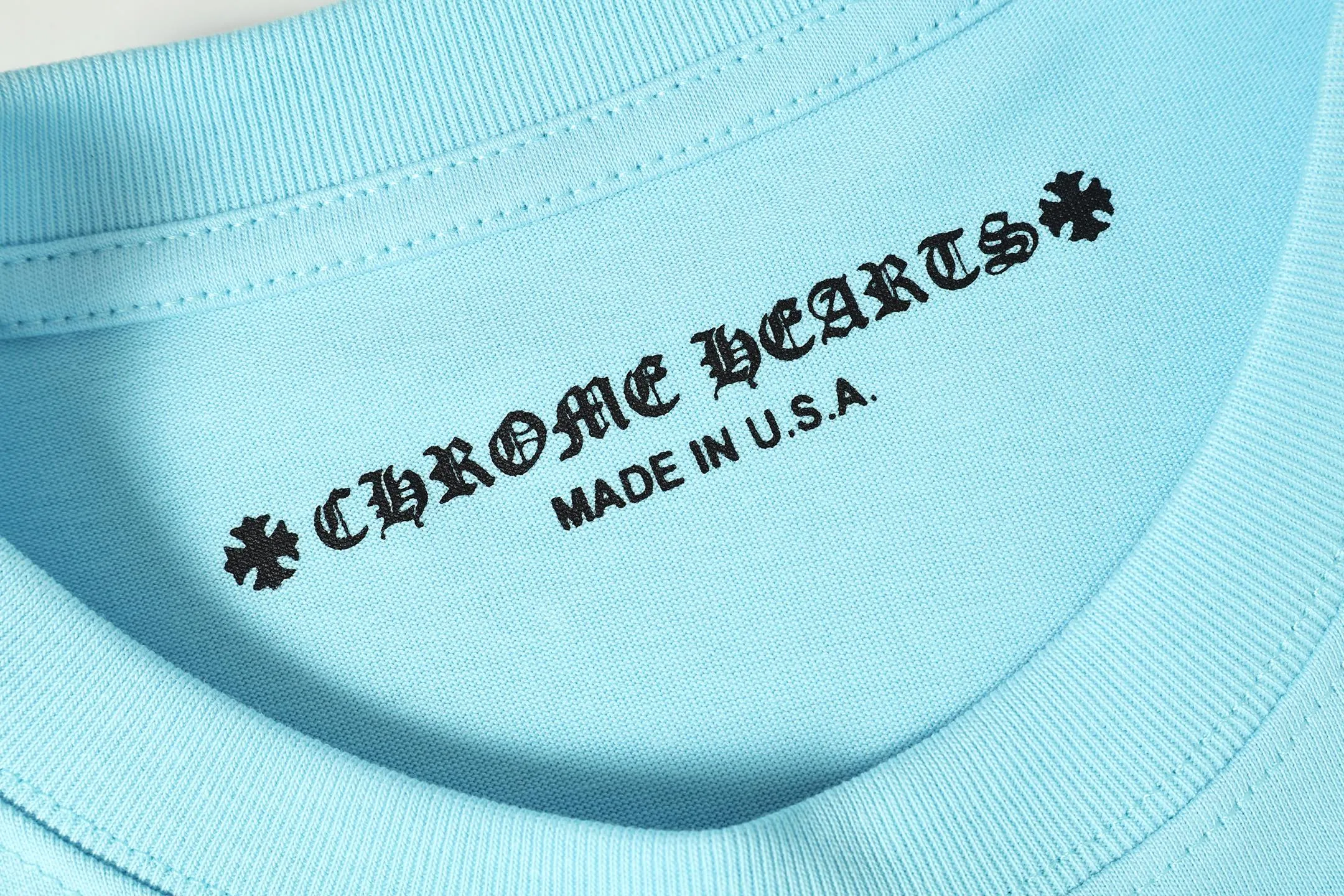 P160 Cross-border quantity model. If you pursue quality, please do not place an order. -Chrome Hearts/Chrome Hearts Sanskrit color printed graffiti ✍️Best-selling long-sleeved T-shirt -High weight, high density and high quality. The wool is soft, delicate and skin-friendly. It feels soft and silky. It has excellent warmth and skin-friendly properties.